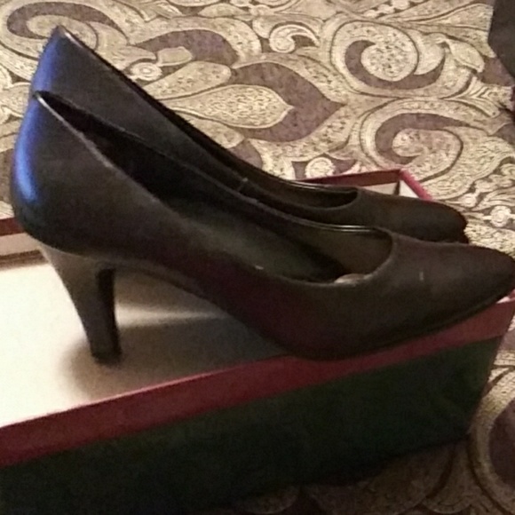 Shoes - Picture 3 of 3
